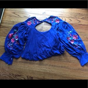 Free people Blue long sleeve crop size small. NEW